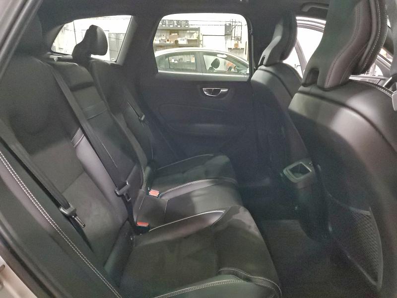 Фото 11 - VOLVO XC60