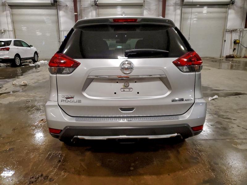 Фото 6 - NISSAN ROGUE