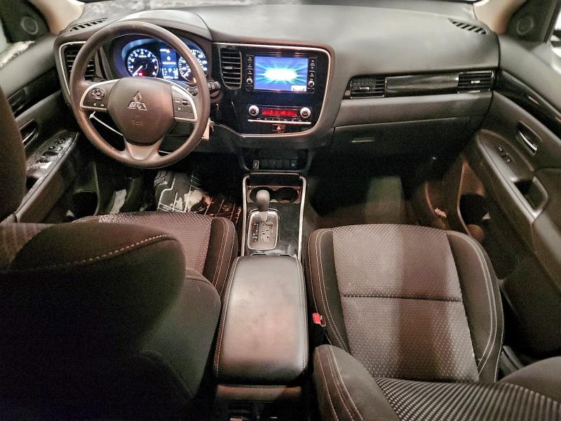 Фото 8 - MITSUBISHI OUTLANDER