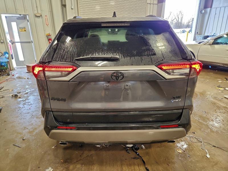 Фото 6 - TOYOTA RAV4