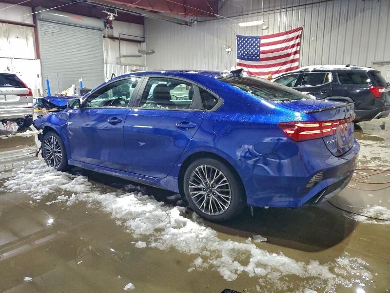 Фото 2 - KIA FORTE