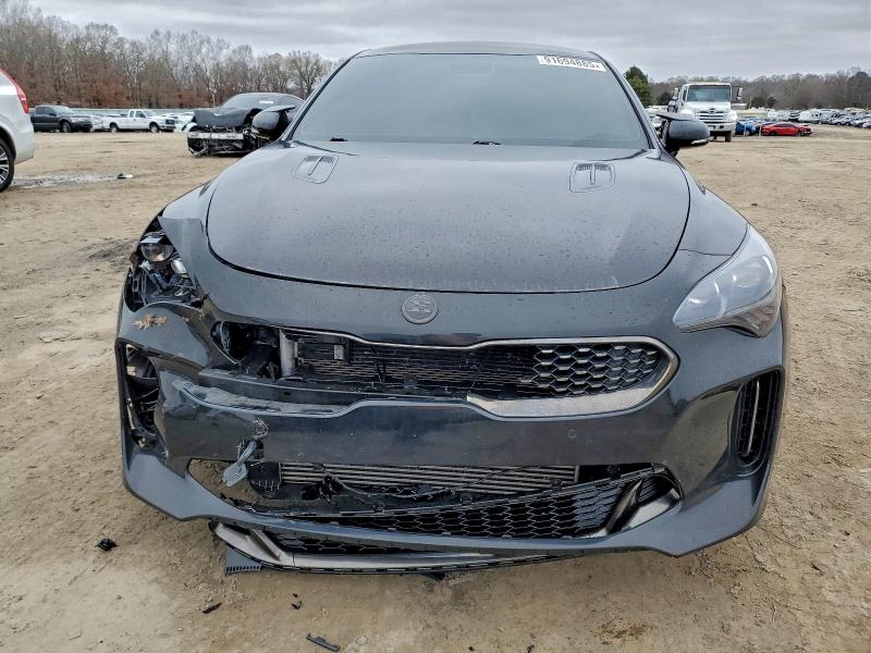 Фото 5 - KIA STINGER