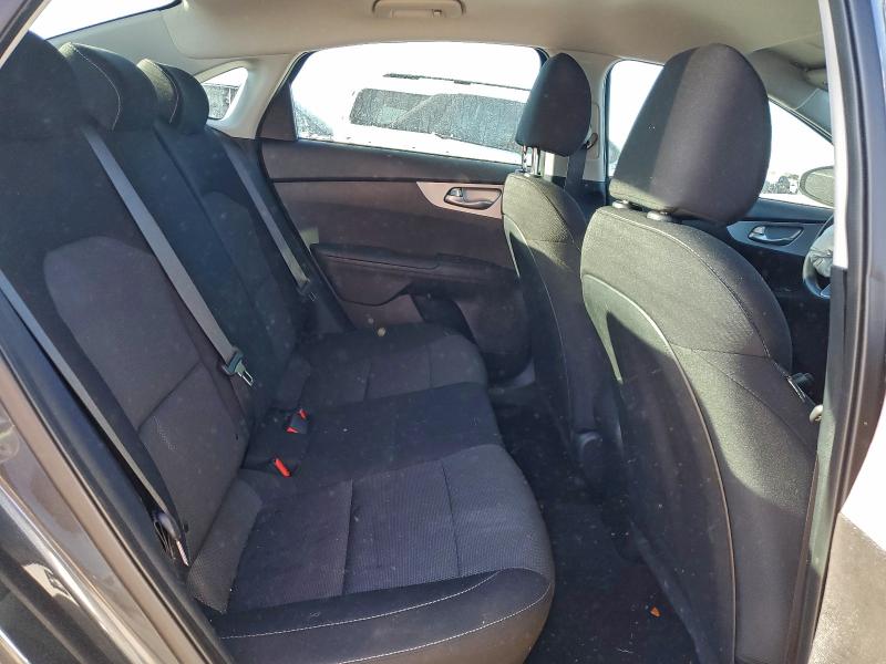 Фото 10 - KIA FORTE