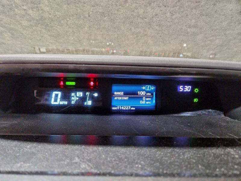 Фото 9 - TOYOTA PRIUS