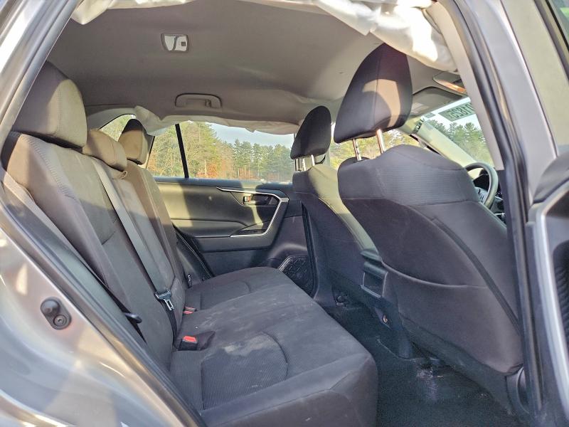 Фото 11 - TOYOTA RAV4