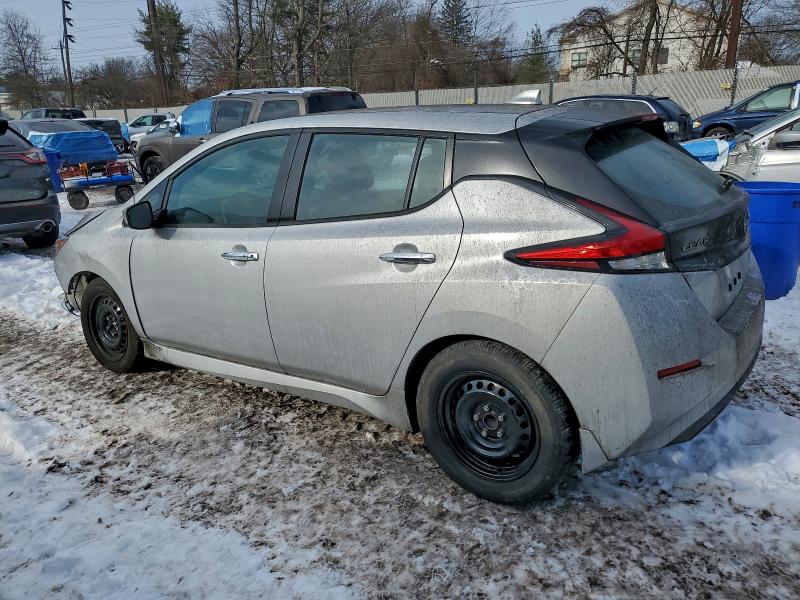 Фото 2 - NISSAN LEAF