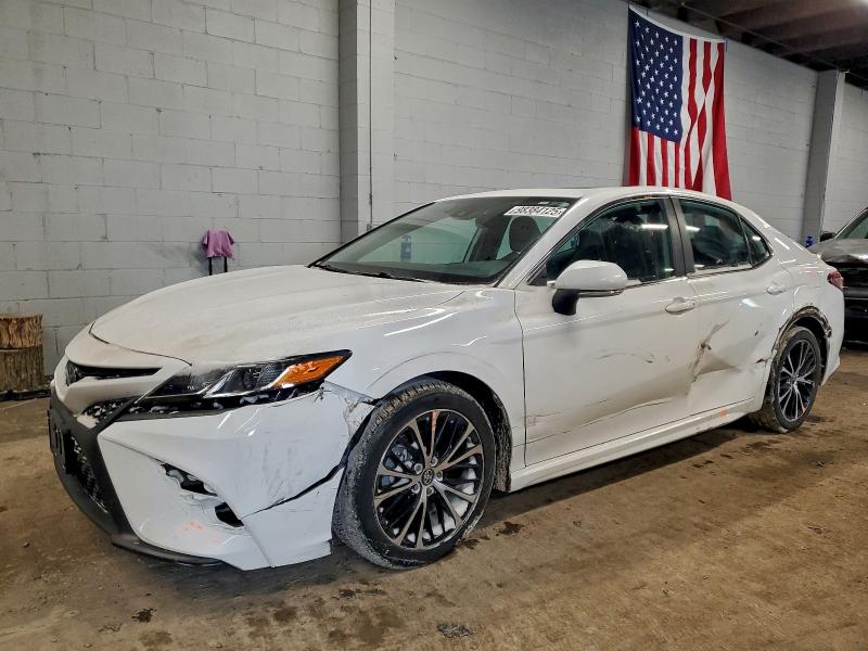 Фото 1 - TOYOTA CAMRY