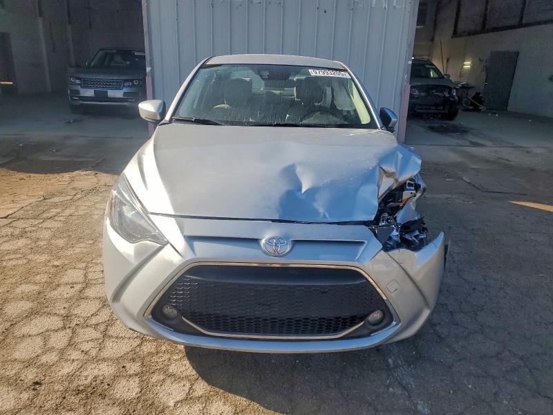 Фото 5 - TOYOTA YARIS