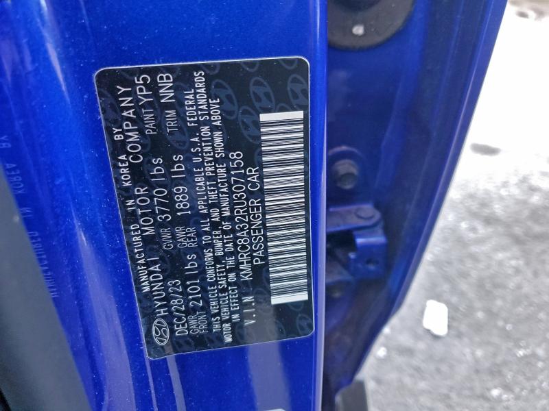 Фото 12 - HYUNDAI VENUE