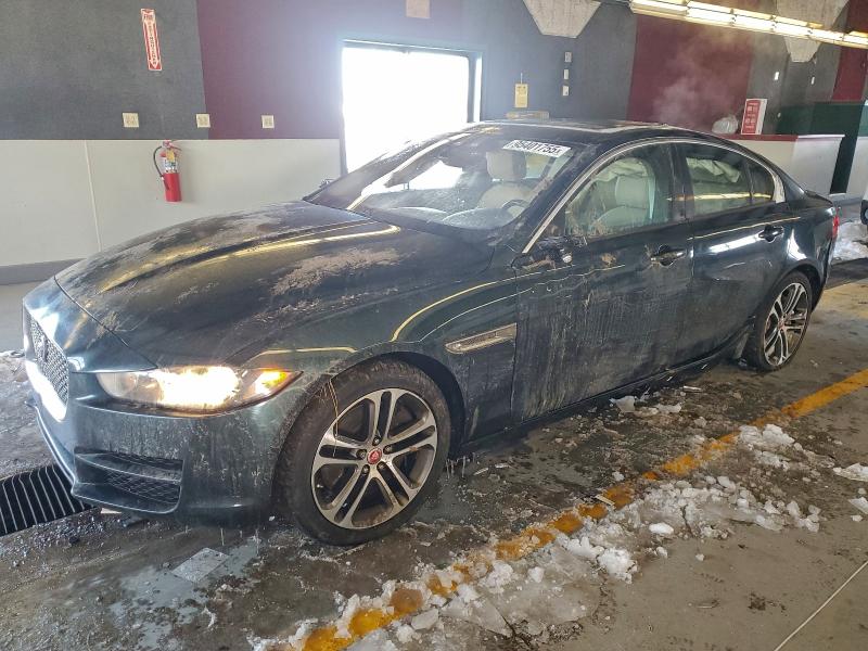 Фото 1 - JAGUAR XE