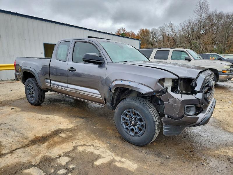 Фото 4 - TOYOTA TACOMA