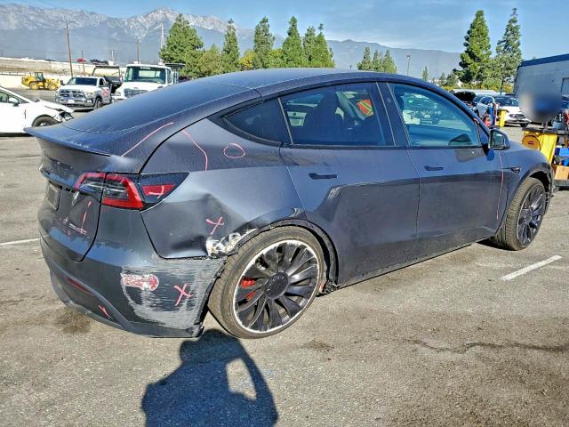 Фото 3 - TESLA MODEL Y