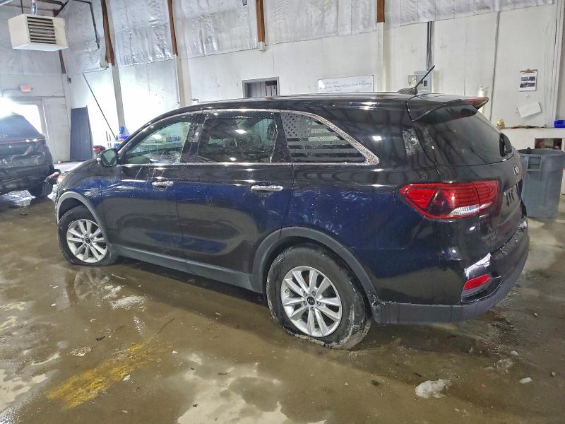 Фото 2 - KIA SORENTO