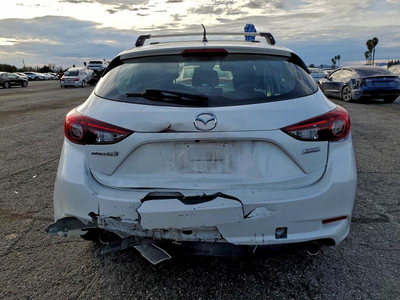 Фото 6 - MAZDA 3