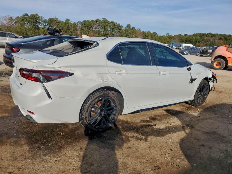 Фото 3 - TOYOTA CAMRY