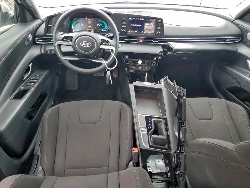 Фото 8 - HYUNDAI ELANTRA