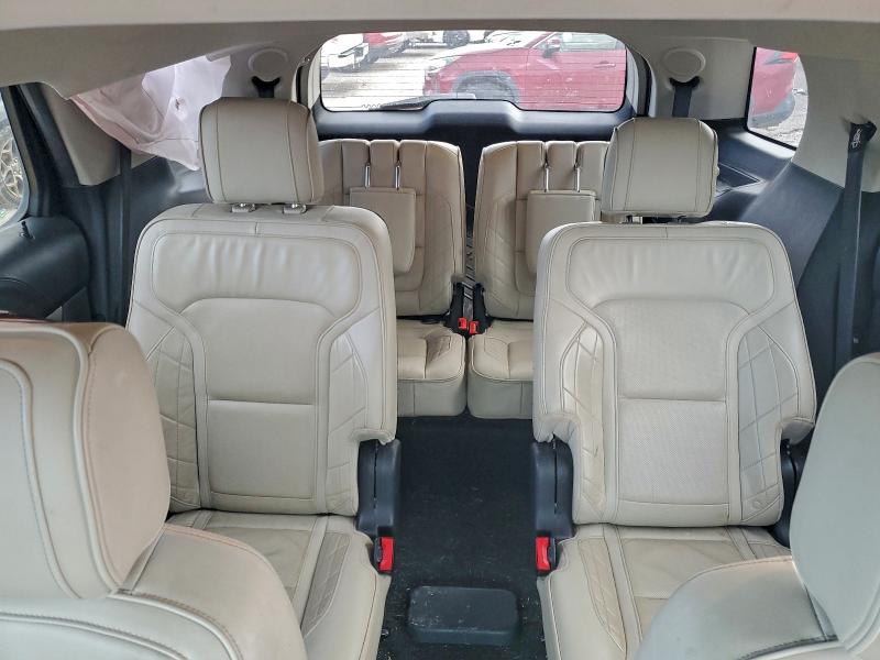 Фото 10 - FORD EXPLORER