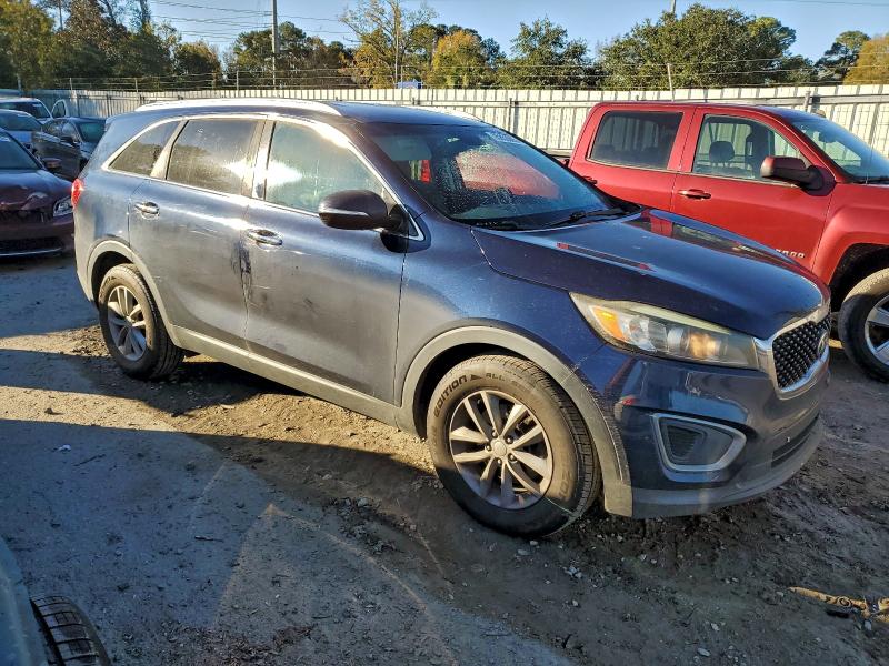 Фото 4 - KIA SORENTO