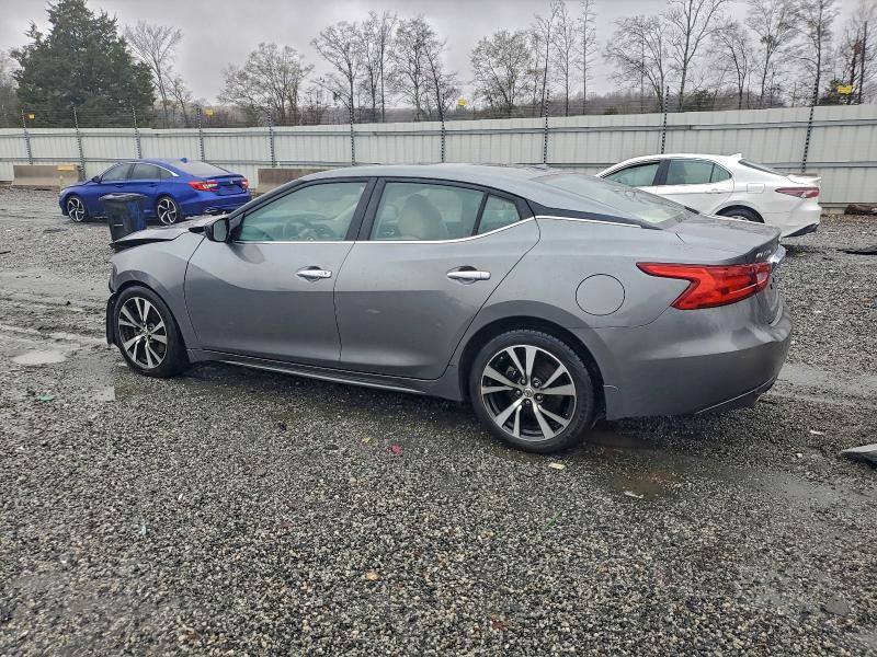 Фото 2 - NISSAN MAXIMA