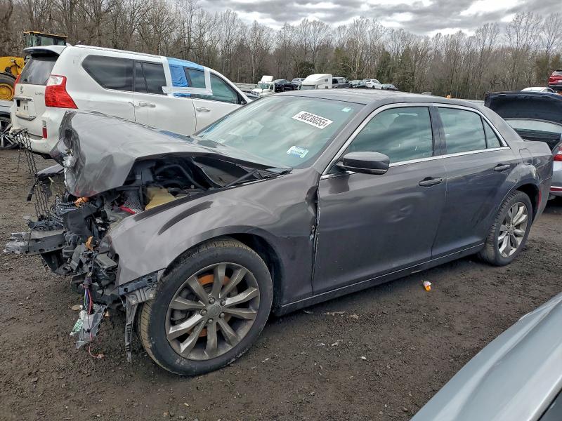 Фото 1 - CHRYSLER 300