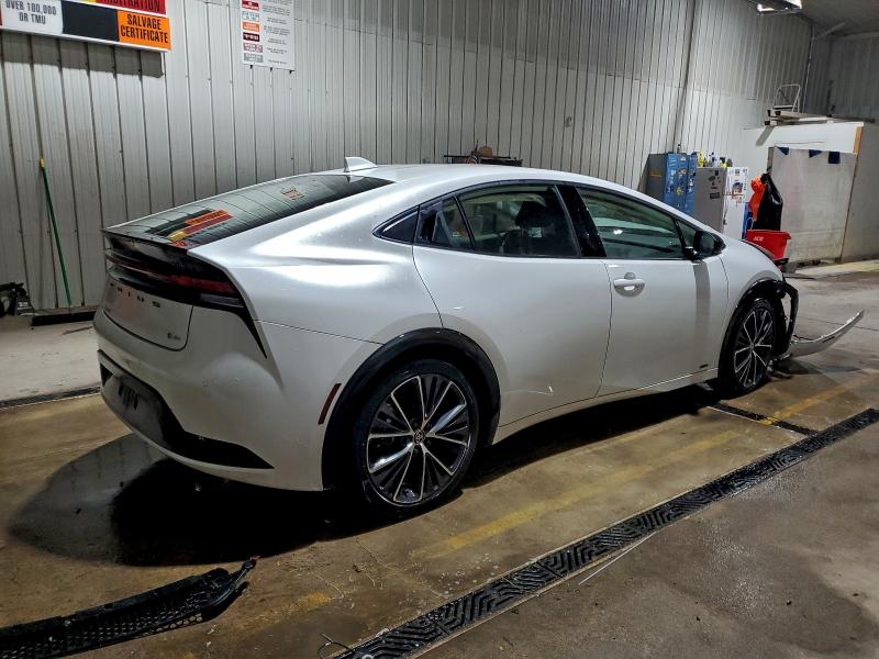 Фото 3 - TOYOTA PRIUS