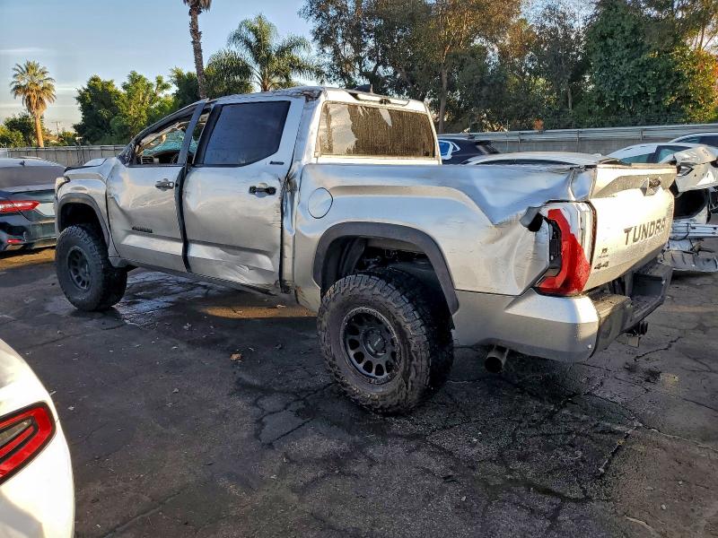 Фото 2 - TOYOTA TUNDRA