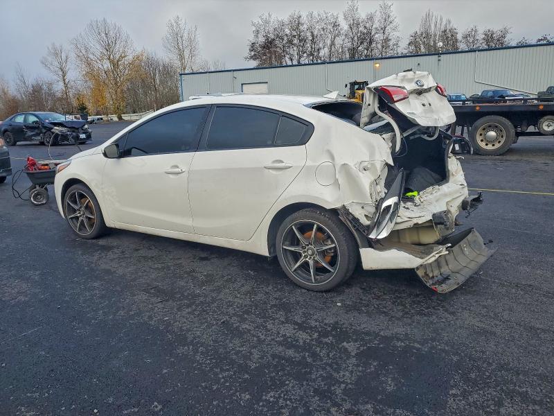 Фото 2 - KIA FORTE