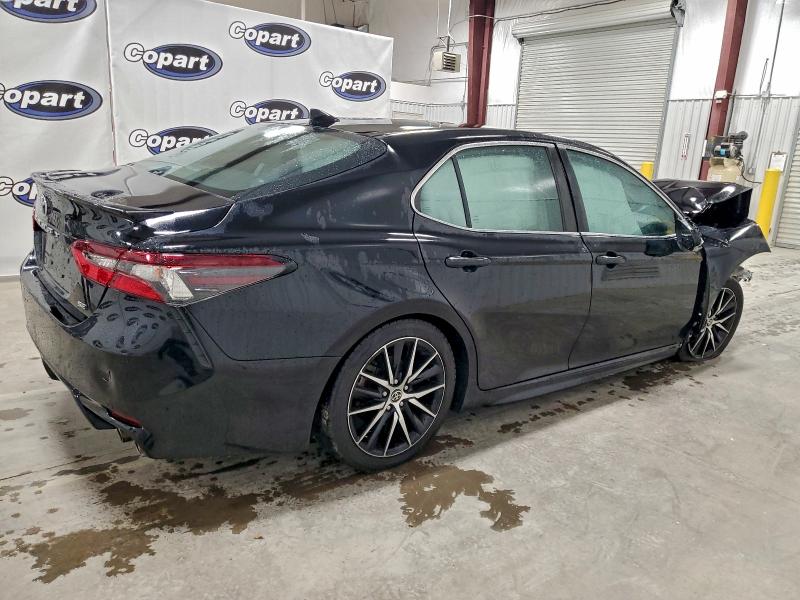 Фото 3 - TOYOTA CAMRY