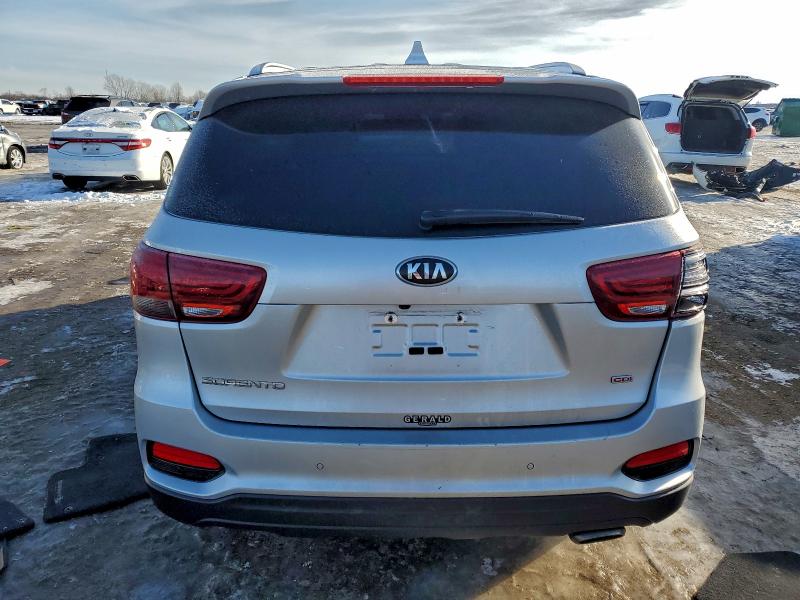 Фото 6 - KIA SORENTO