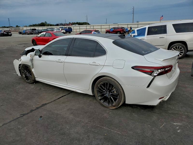 Фото 2 - TOYOTA CAMRY