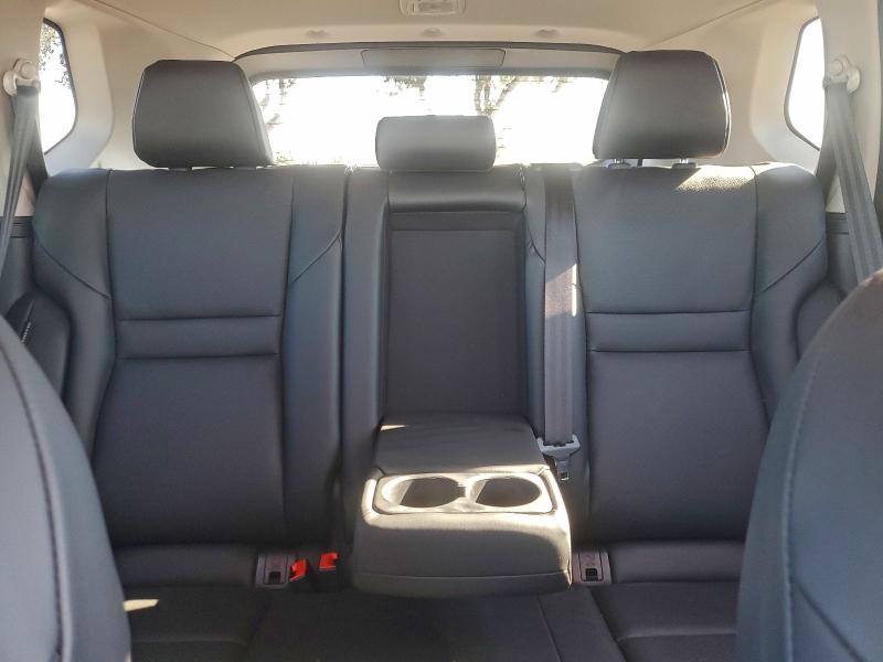 Фото 10 - NISSAN ROGUE