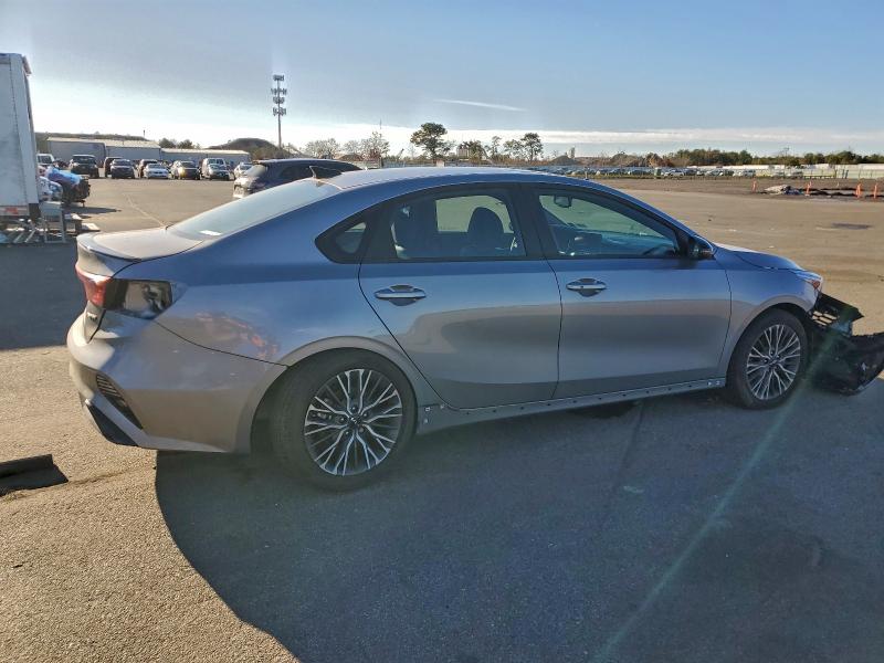 Фото 3 - KIA FORTE