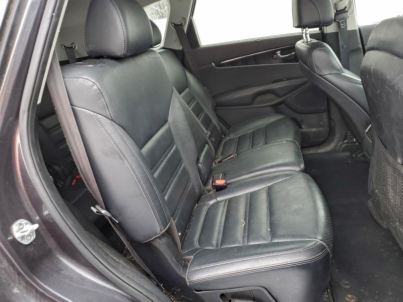 Фото 11 - KIA SORENTO