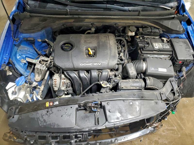 Фото 11 - HYUNDAI ELANTRA