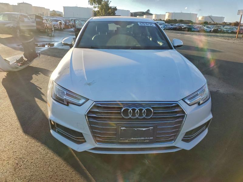 Фото 5 - AUDI A4