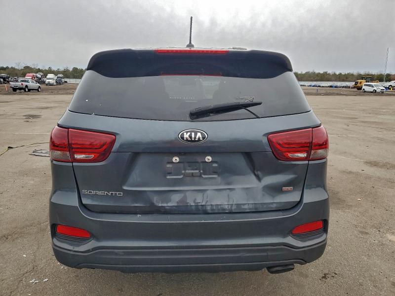 Фото 6 - KIA SORENTO