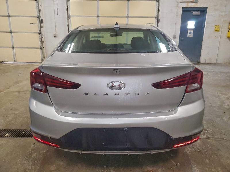 Фото 6 - HYUNDAI ELANTRA