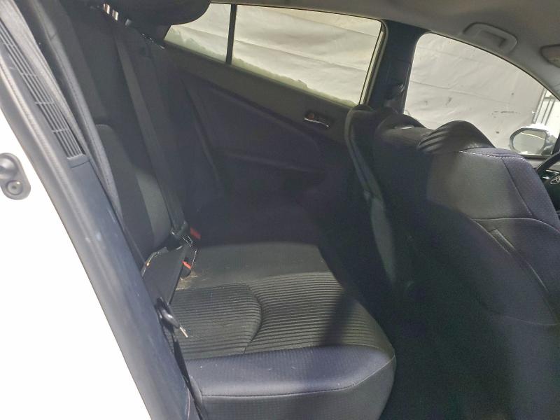 Фото 10 - TOYOTA PRIUS