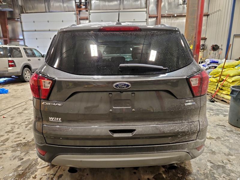 Фото 6 - FORD ESCAPE