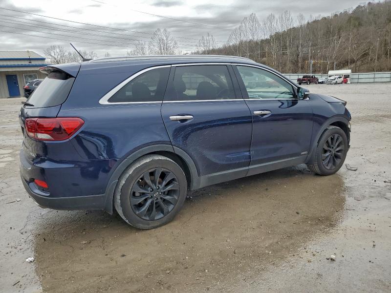 Фото 3 - KIA SORENTO