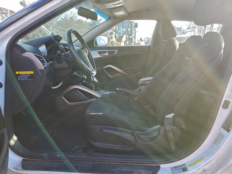 Фото 7 - HYUNDAI VELOSTER