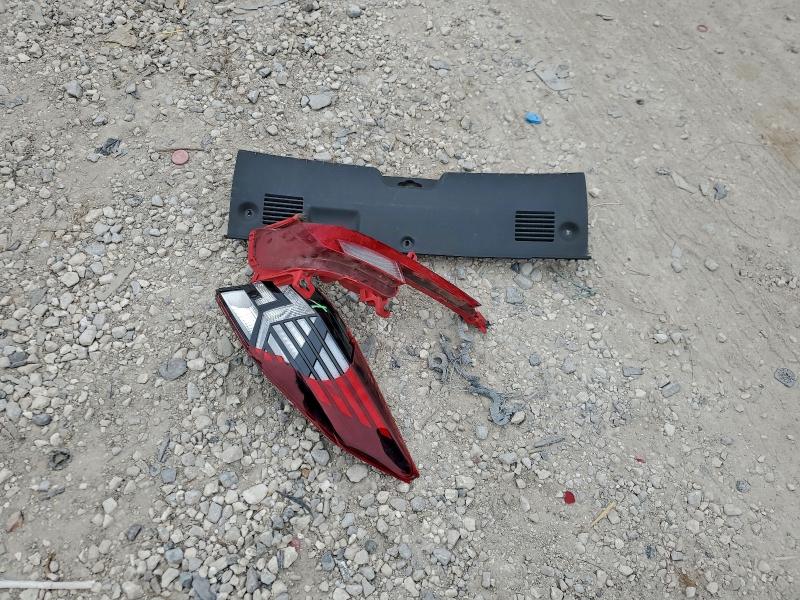 Фото 12 - HYUNDAI ELANTRA