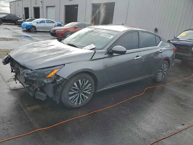 Фото 1 - NISSAN ALTIMA