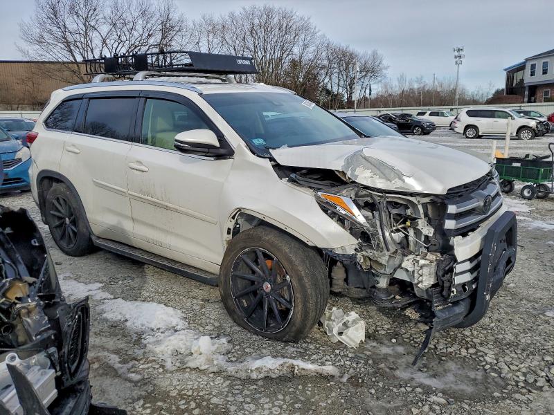 Фото 4 - TOYOTA HIGHLANDER