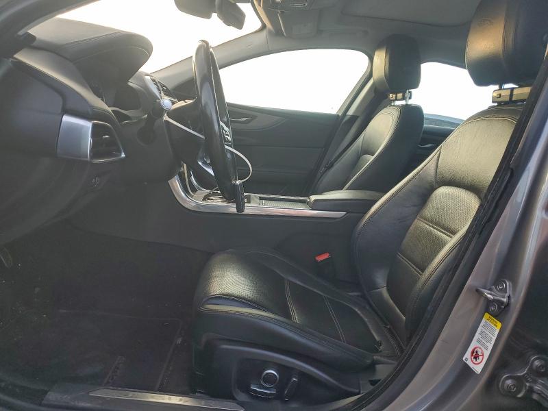 Фото 7 - JAGUAR XE