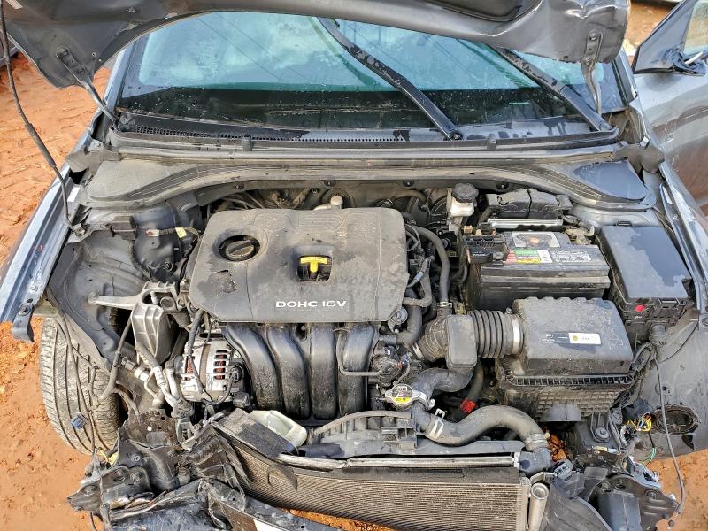 Фото 11 - HYUNDAI ELANTRA