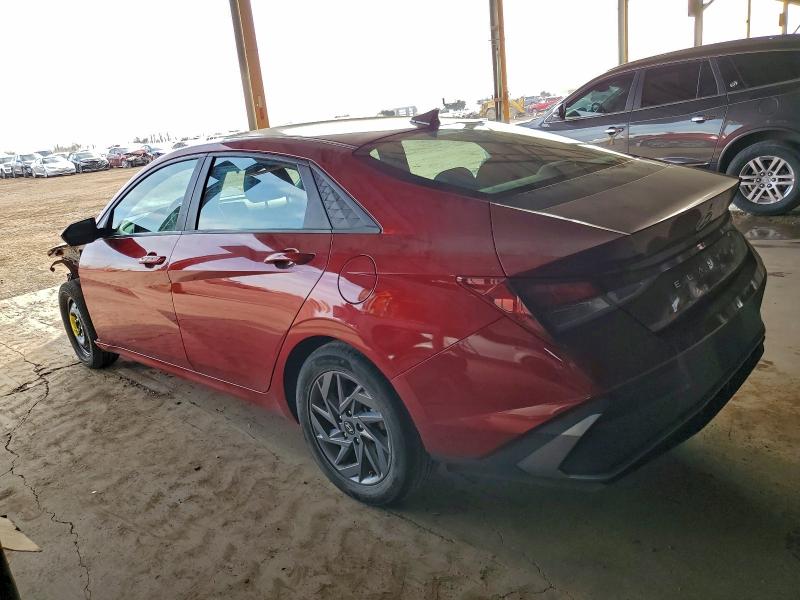 Фото 2 - HYUNDAI ELANTRA