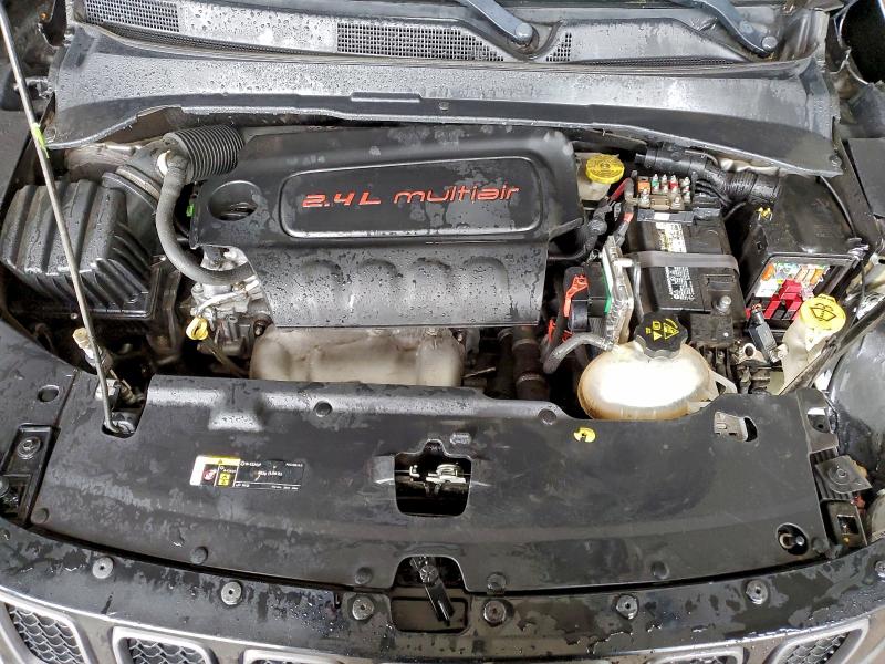 Фото 12 - JEEP COMPASS