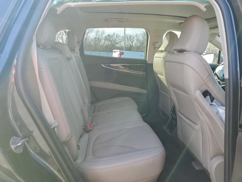 Фото 11 - LINCOLN NAUTILUS