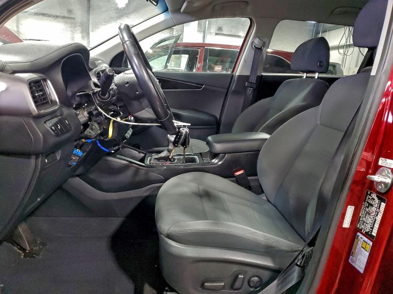 Фото 7 - KIA SORENTO